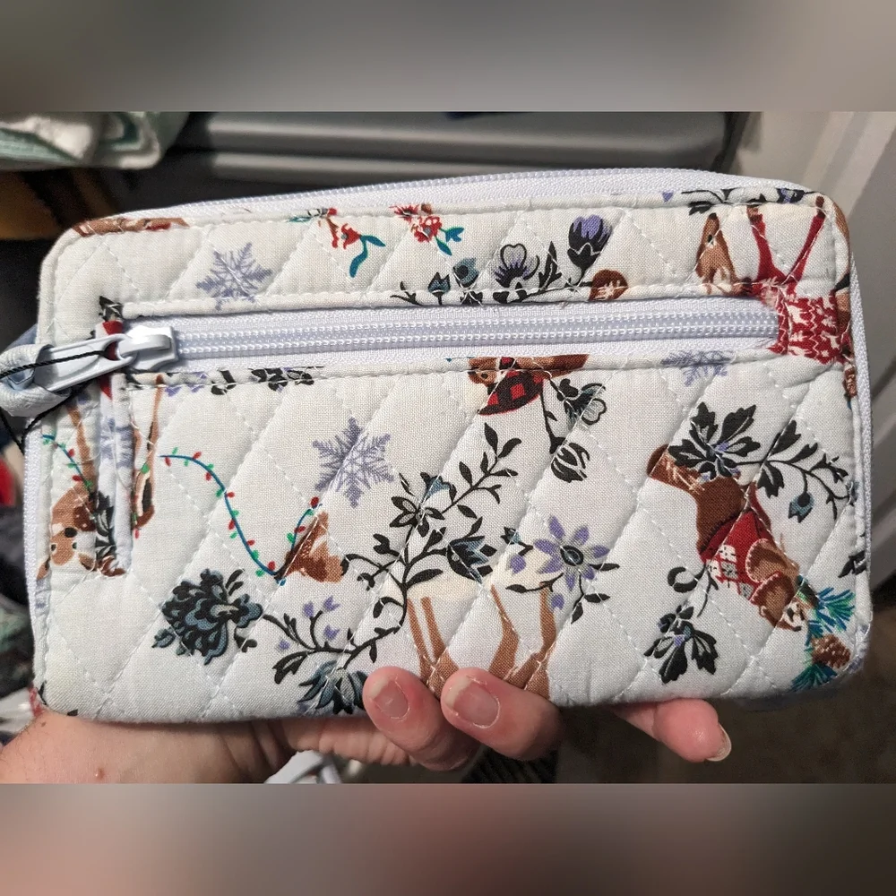 Vera Bradley RFID Turnlock Wallet With Strap - Picture 2 of 8